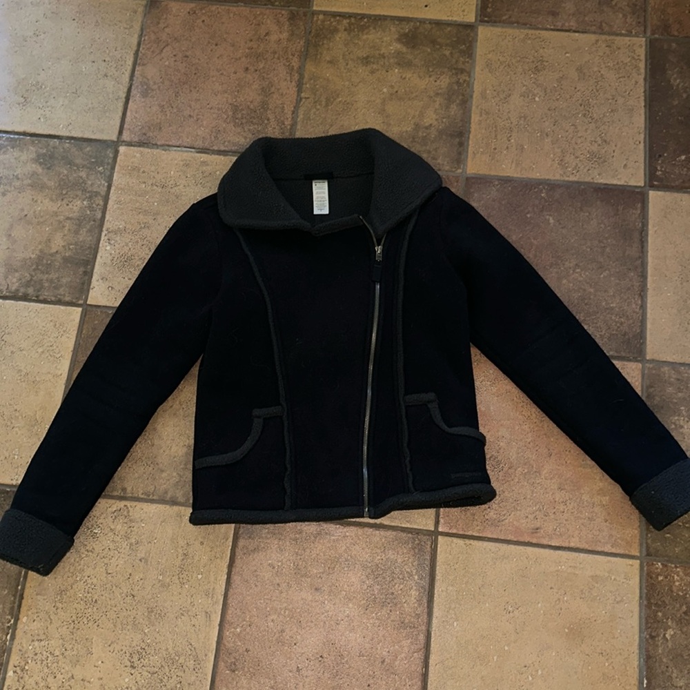 Black Patagonia Sherpa jacket